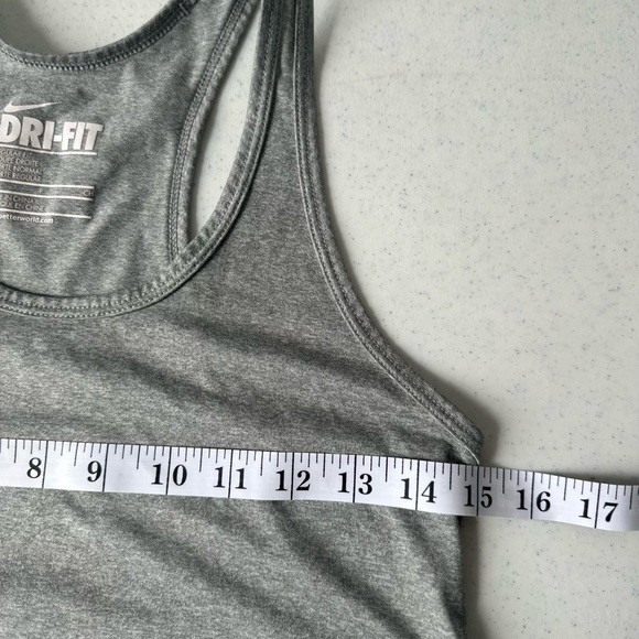 Nike Women Tank Shirt Small Gray Dri Fit Regular Fit Round Neck Activewear Small - Picture 6 of 6